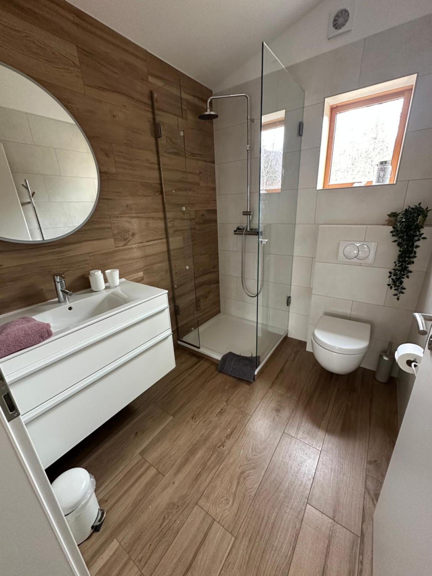 Asholl Guesthouse - Farmstay アークレイリ エクステリア 写真